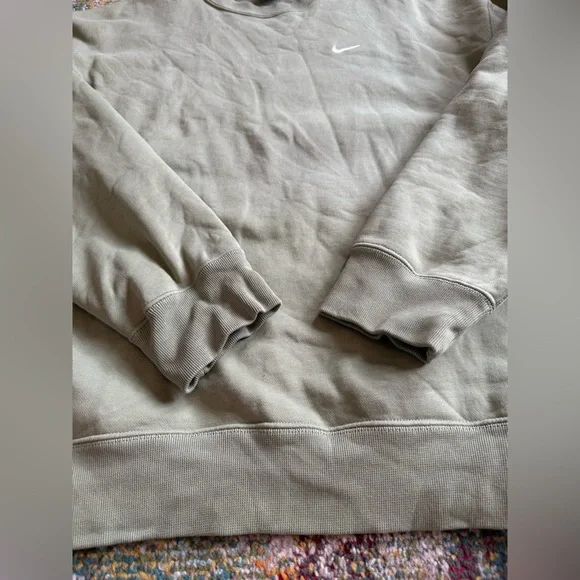 Nike Solo Swoosh Crewneck Sweatshirt - Picture 5 of 7